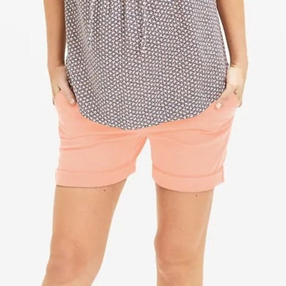 NWT GAP Maternity 5" Khaki Shorts Pull On Stretch Panel in Creamy Coral Size 4